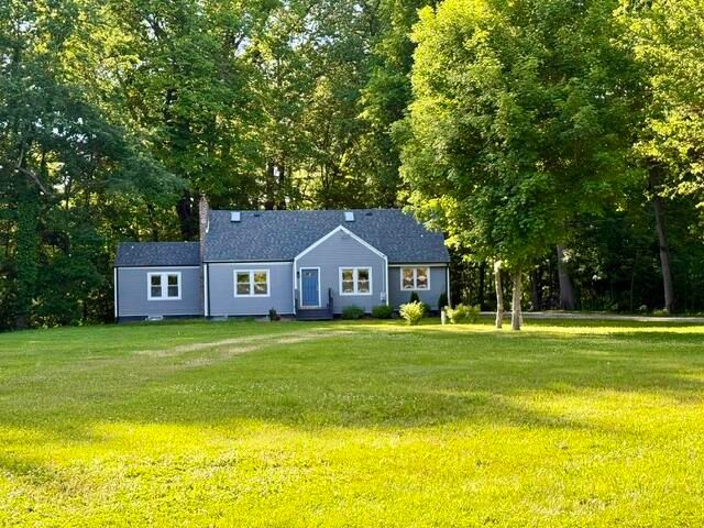 16002 Lakeside Road, Union Pier, MI 49129