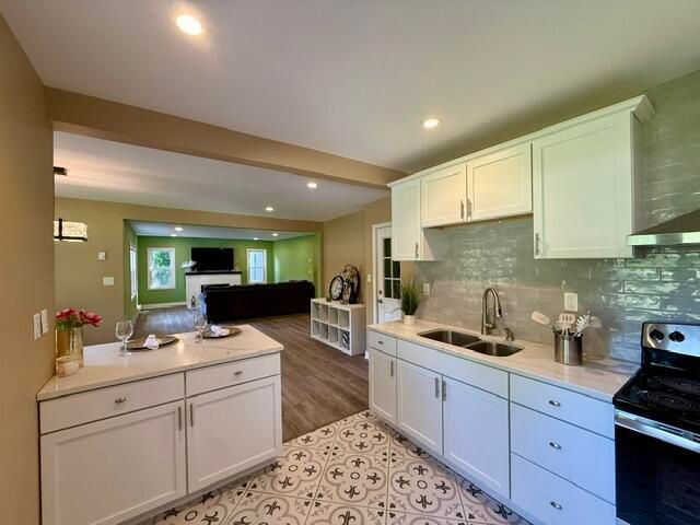 16002 Lakeside Road, Union Pier, MI 49129