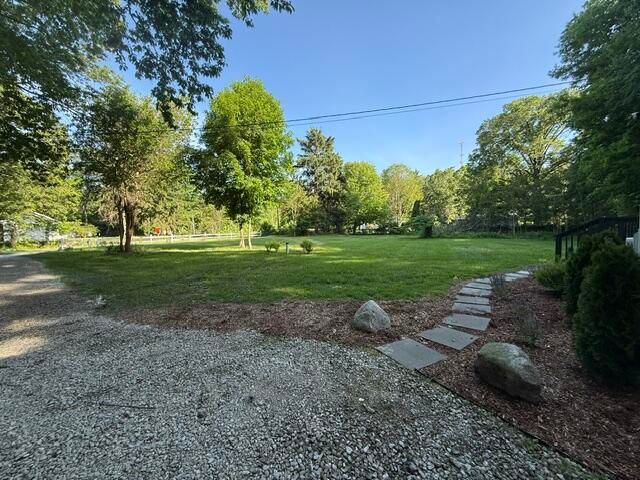 16002 Lakeside Road, Union Pier, MI 49129