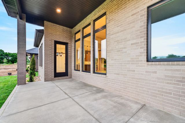 1861 E Skyline Avenue, Ozark, MO 65721