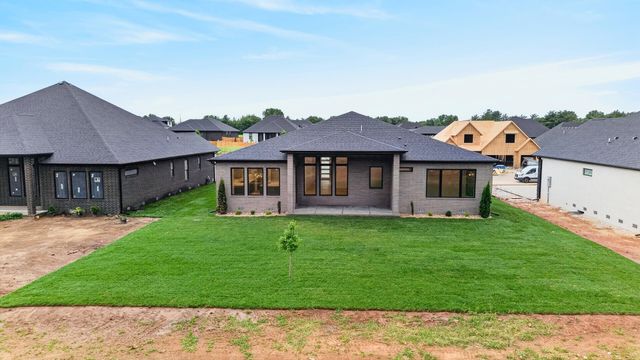1861 E Skyline Avenue, Ozark, MO 65721