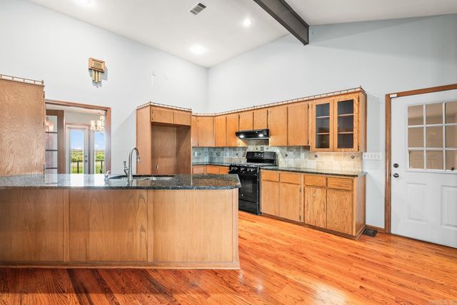 1902 E Schafer Road, Lonoke, AR 72086