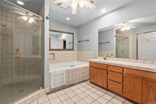 1902 E Schafer Road, Lonoke, AR 72086