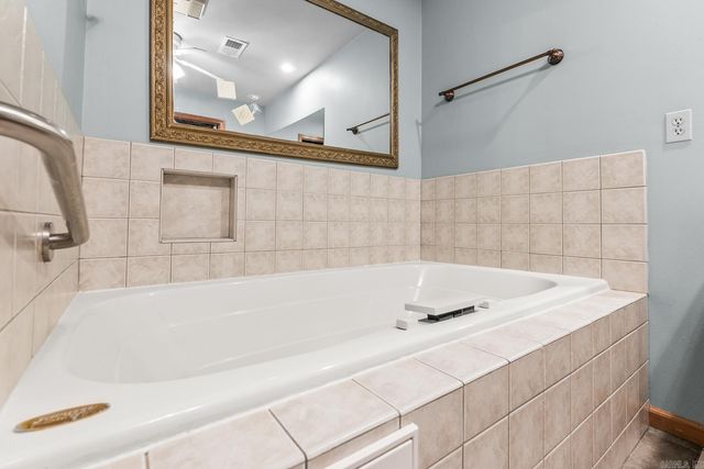 1902 E Schafer Road, Lonoke, AR 72086