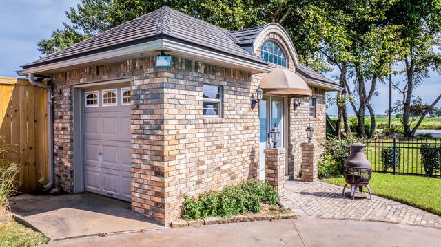 1902 E Schafer Road, Lonoke, AR 72086