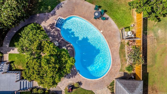 1902 E Schafer Road, Lonoke, AR 72086