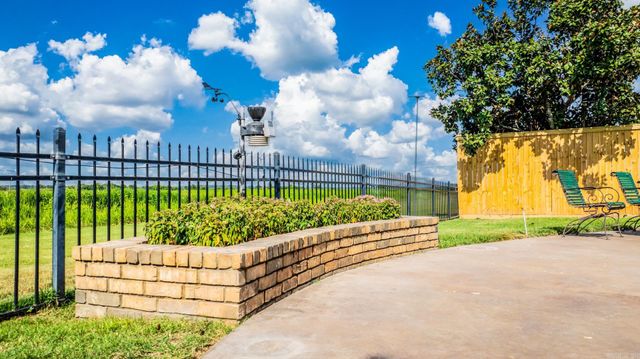 1902 E Schafer Road, Lonoke, AR 72086