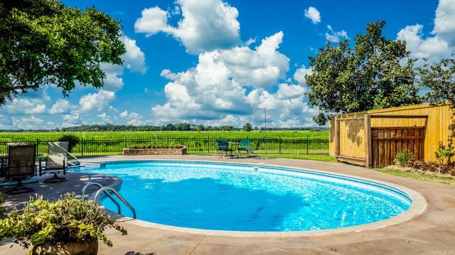 1902 E Schafer Road, Lonoke, AR 72086