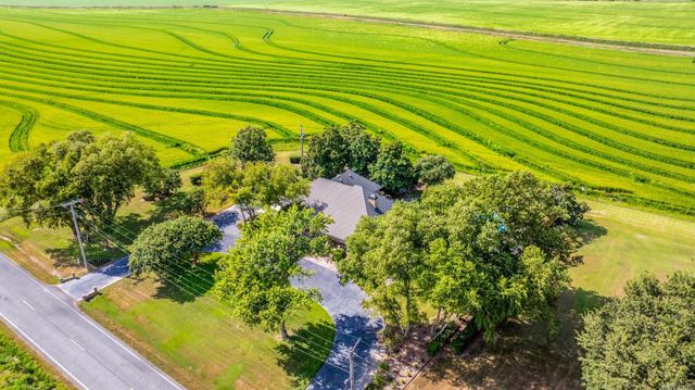 1902 E Schafer Road, Lonoke, AR 72086