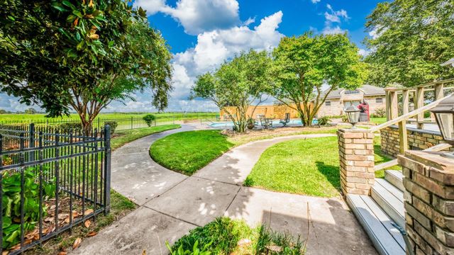 1902 E Schafer Road, Lonoke, AR 72086