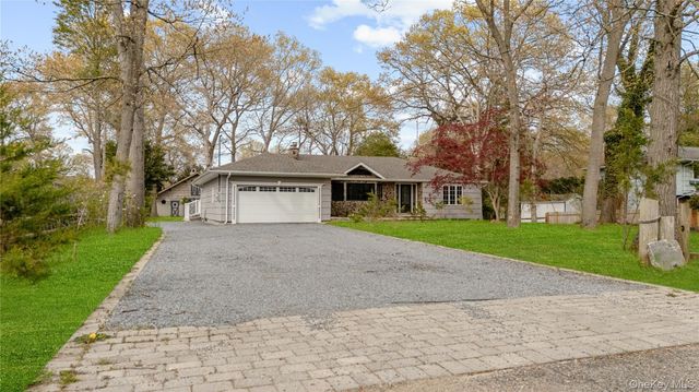 257 Southlawn Avenue, Central Islip, NY 11722