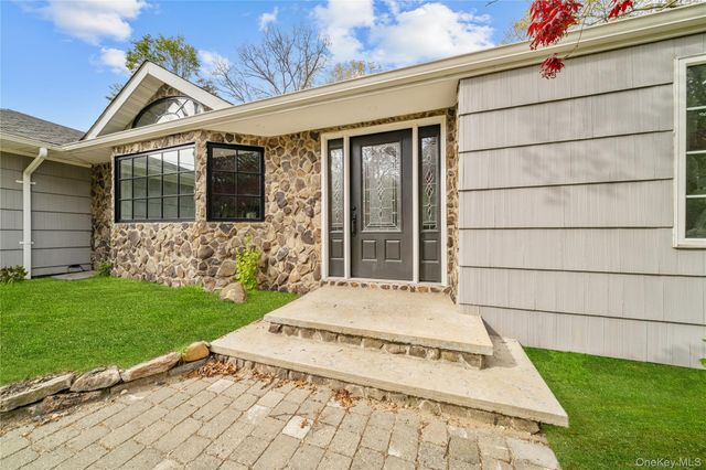 257 Southlawn Avenue, Central Islip, NY 11722