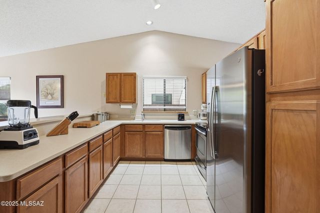 10240 E Juniper Basin Lane, Tucson, AZ 85748