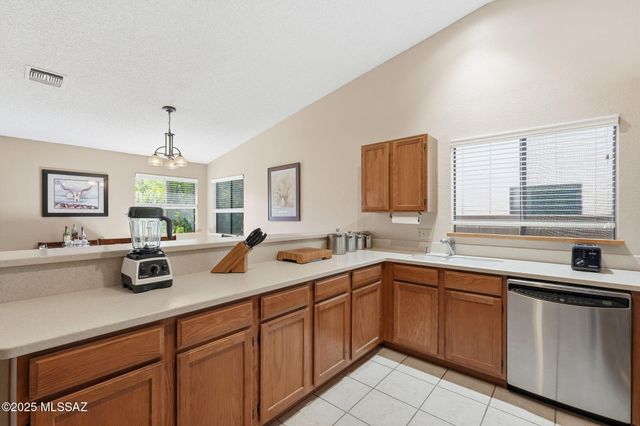 10240 E Juniper Basin Lane, Tucson, AZ 85748