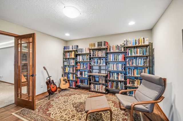 1066 Cripple Creek Pass, Lino Lakes, MN 55038