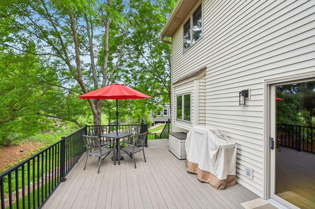 1066 Cripple Creek Pass, Lino Lakes, MN 55038