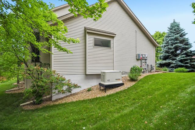 1066 Cripple Creek Pass, Lino Lakes, MN 55038