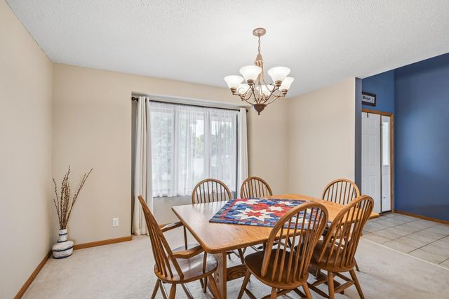 1066 Cripple Creek Pass, Lino Lakes, MN 55038