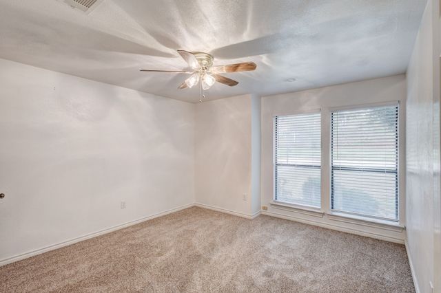2818 N Creekwood Drive, Grapevine, TX 76051