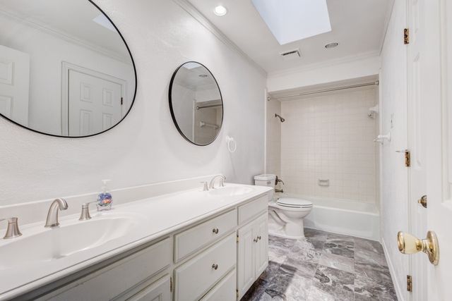 2818 N Creekwood Drive, Grapevine, TX 76051