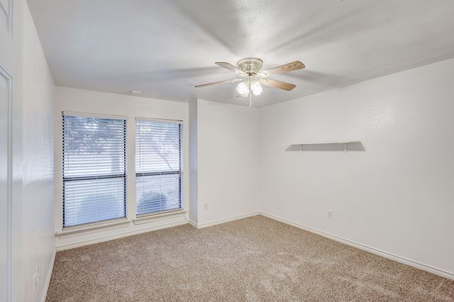 2818 N Creekwood Drive, Grapevine, TX 76051