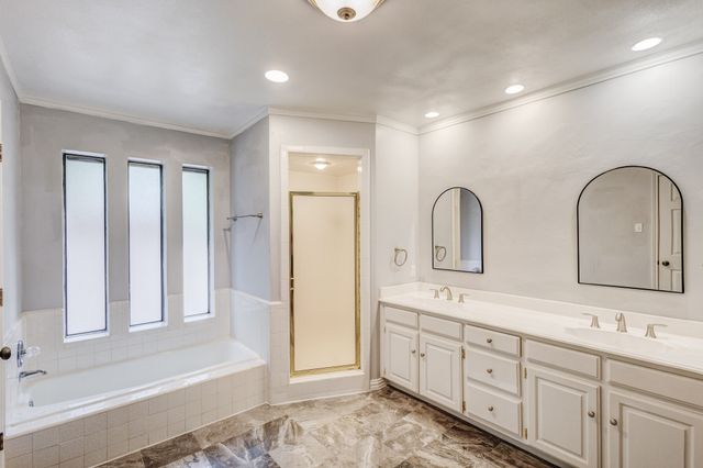 2818 N Creekwood Drive, Grapevine, TX 76051