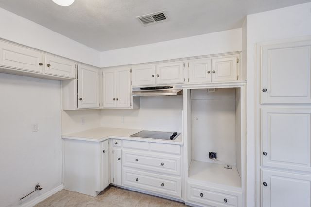 2818 N Creekwood Drive, Grapevine, TX 76051