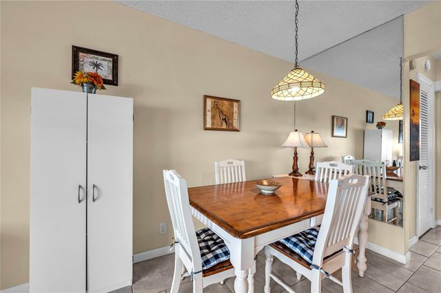 925 SW 11th Avenue Unit j17, Hallandale Beach, FL 33009