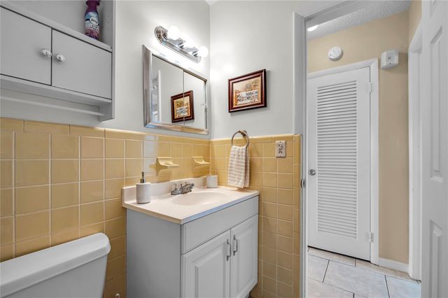 925 SW 11th Avenue Unit j17, Hallandale Beach, FL 33009