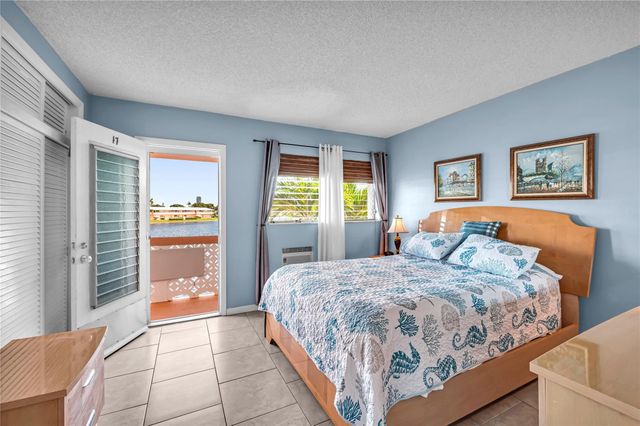 925 SW 11th Avenue Unit j17, Hallandale Beach, FL 33009