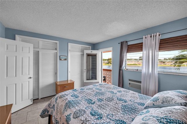 925 SW 11th Avenue Unit j17, Hallandale Beach, FL 33009