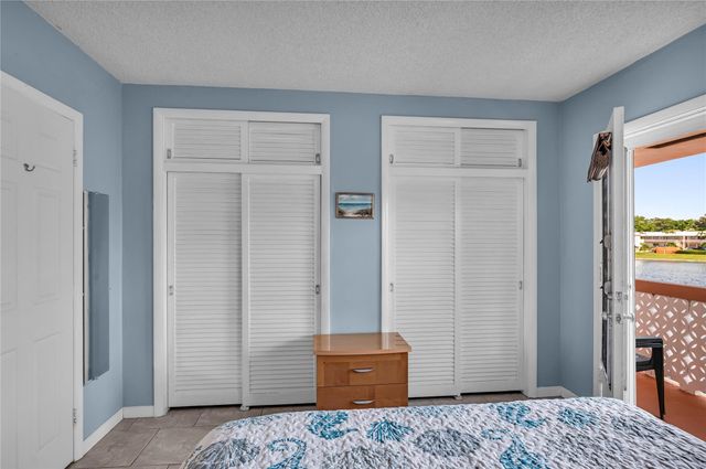 925 SW 11th Avenue Unit j17, Hallandale Beach, FL 33009
