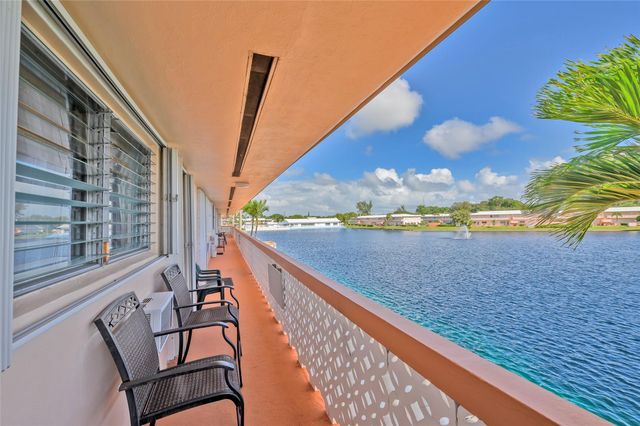 925 SW 11th Avenue Unit j17, Hallandale Beach, FL 33009