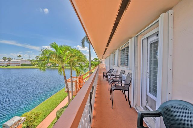 925 SW 11th Avenue Unit j17, Hallandale Beach, FL 33009