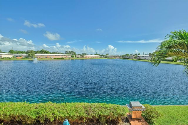925 SW 11th Avenue Unit j17, Hallandale Beach, FL 33009