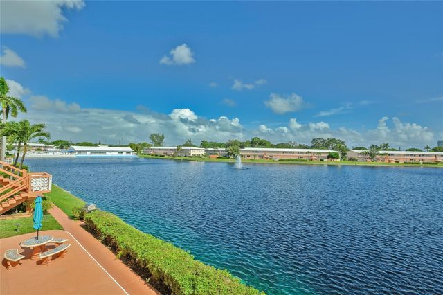 925 SW 11th Avenue Unit j17, Hallandale Beach, FL 33009