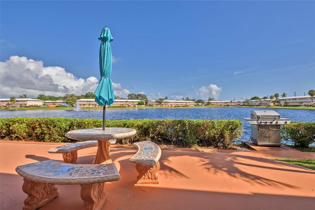 925 SW 11th Avenue Unit j17, Hallandale Beach, FL 33009