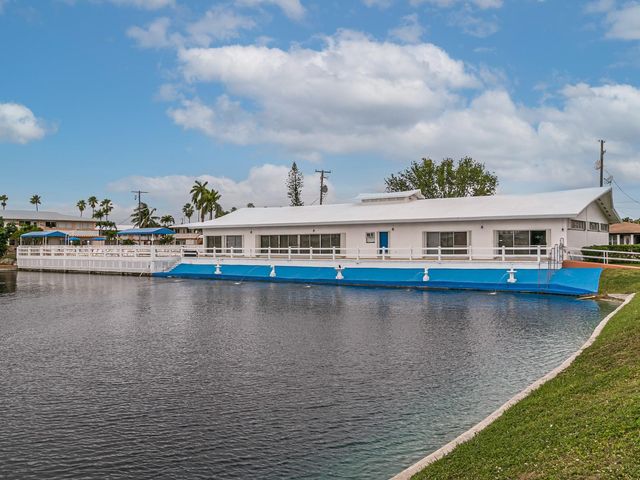925 SW 11th Avenue Unit j17, Hallandale Beach, FL 33009