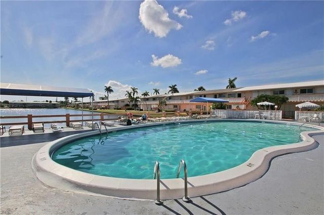 925 SW 11th Avenue Unit j17, Hallandale Beach, FL 33009