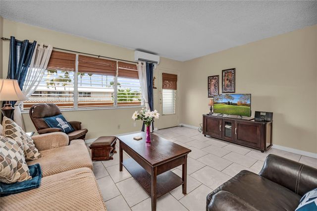 925 SW 11th Avenue Unit j17, Hallandale Beach, FL 33009