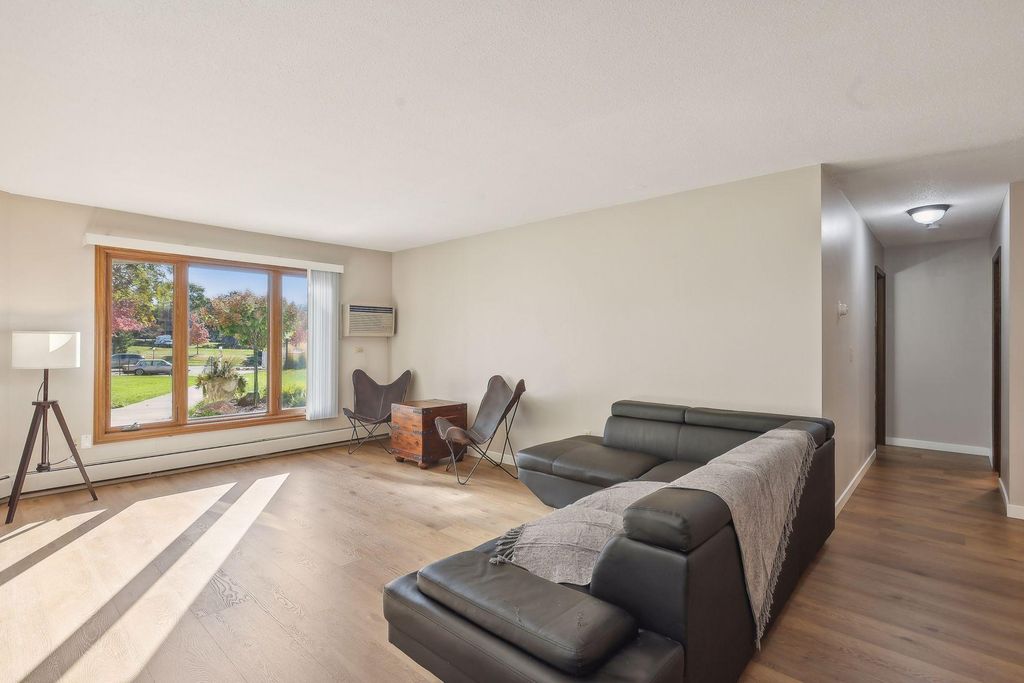 4350 Brookside Court 114, Edina, MN 55436 — photo 4