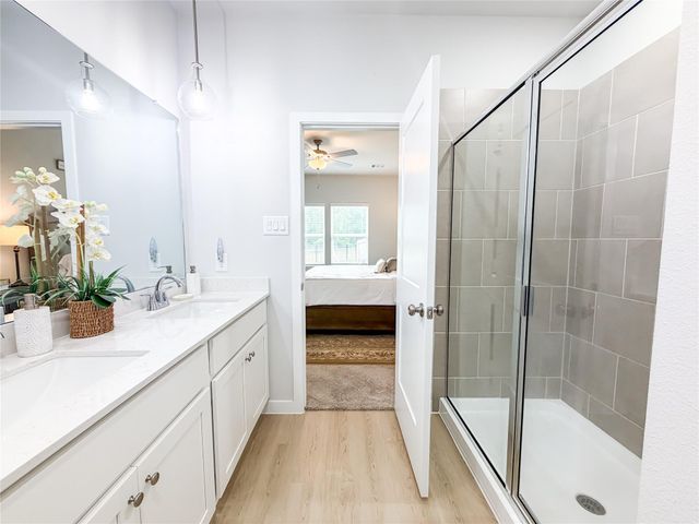 130 Alset Drive, Magnolia, TX 77354