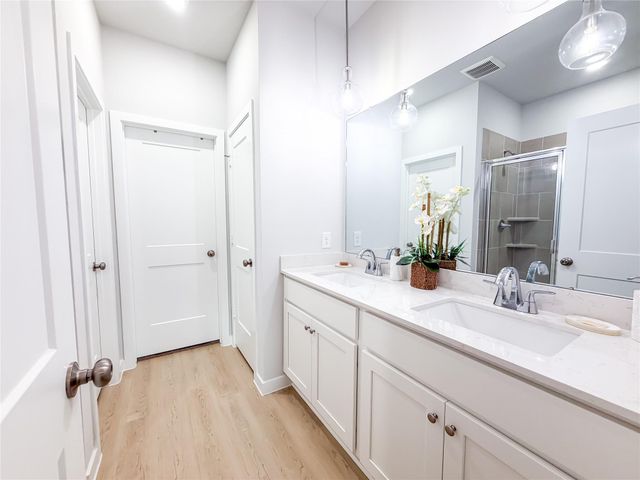 130 Alset Drive, Magnolia, TX 77354