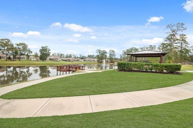 130 Alset Drive, Magnolia, TX 77354