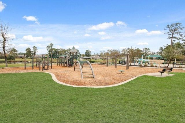 130 Alset Drive, Magnolia, TX 77354