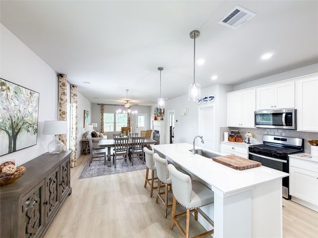 130 Alset Drive, Magnolia, TX 77354