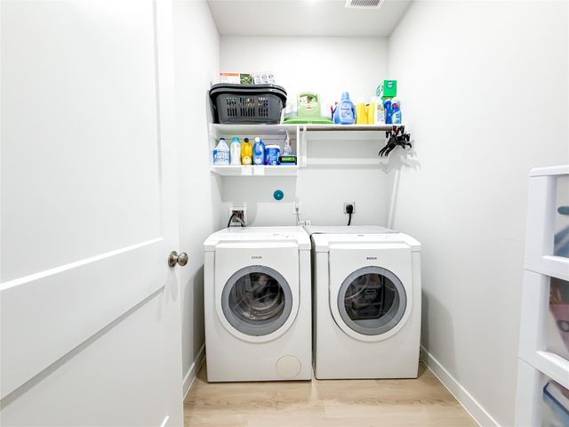 130 Alset Drive, Magnolia, TX 77354