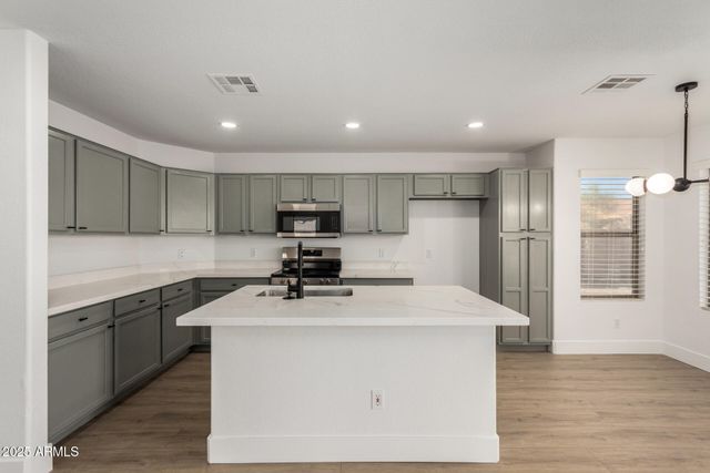 982 E MOHAVE Lane, Apache Junction, AZ 85119