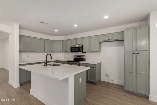 982 E MOHAVE Lane, Apache Junction, AZ 85119