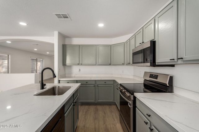 982 E MOHAVE Lane, Apache Junction, AZ 85119